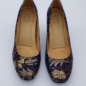 Vera Wang Women's Blue and Gold Floral Shoes